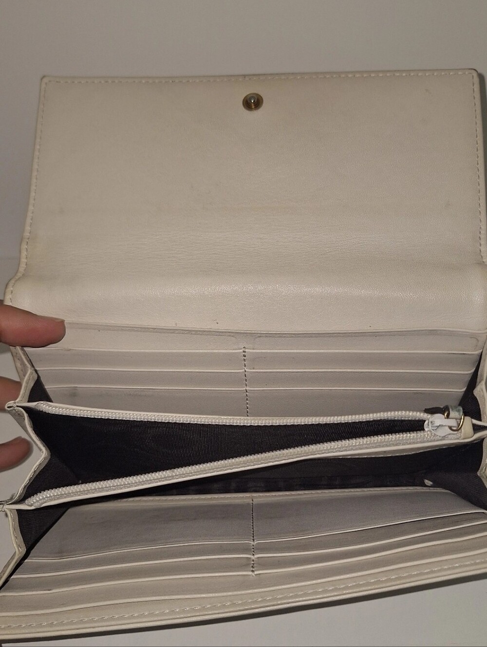 Gucci GG White Marmont Quilted Leather Wallet EUC - Picture 5 of 7